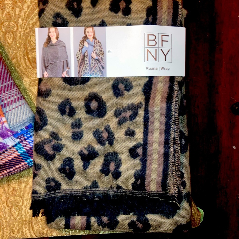 Ruana wrap NWT